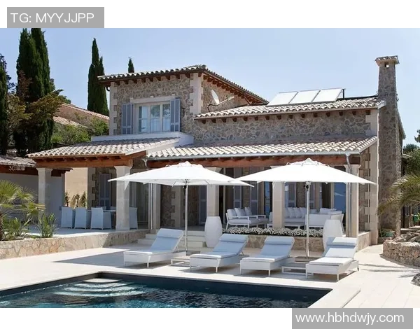 私人泳池打造奢华休闲空间 享受独特私人时光与舒适生活体验